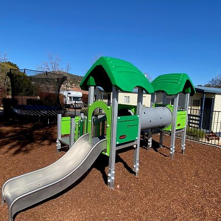 Crestview Tourist Park Hotel Queanbeyan Exterior photo
