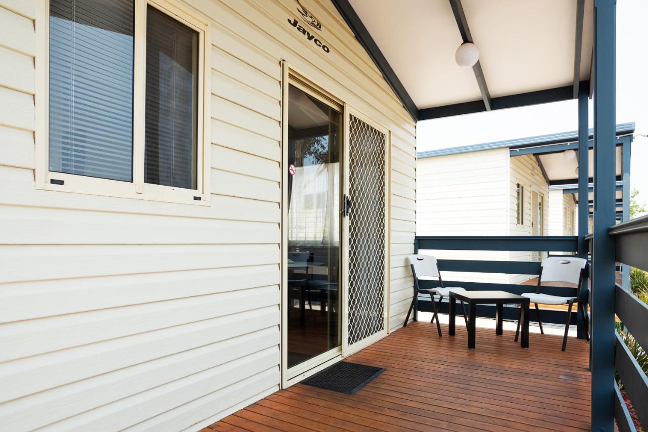 Crestview Tourist Park Hotel Queanbeyan Exterior photo