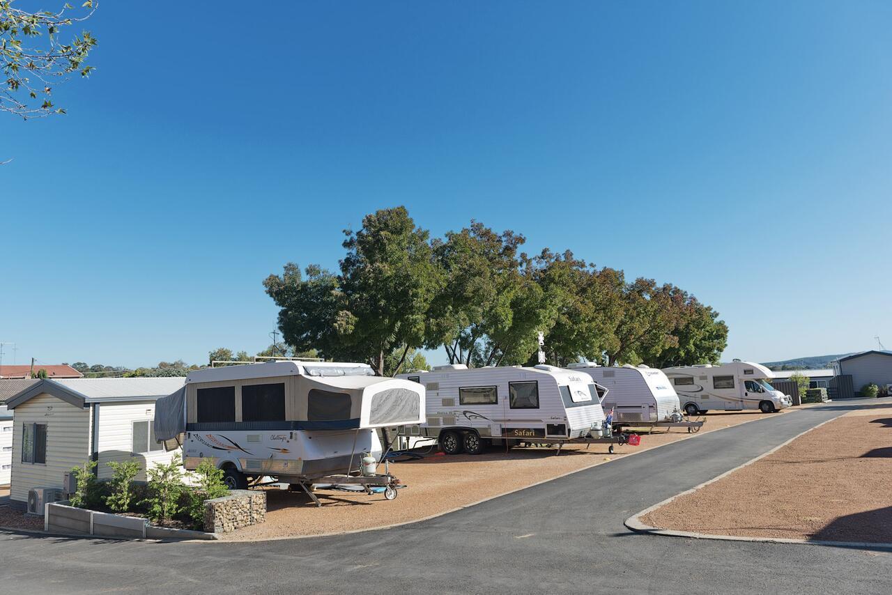Crestview Tourist Park Hotel Queanbeyan Exterior photo