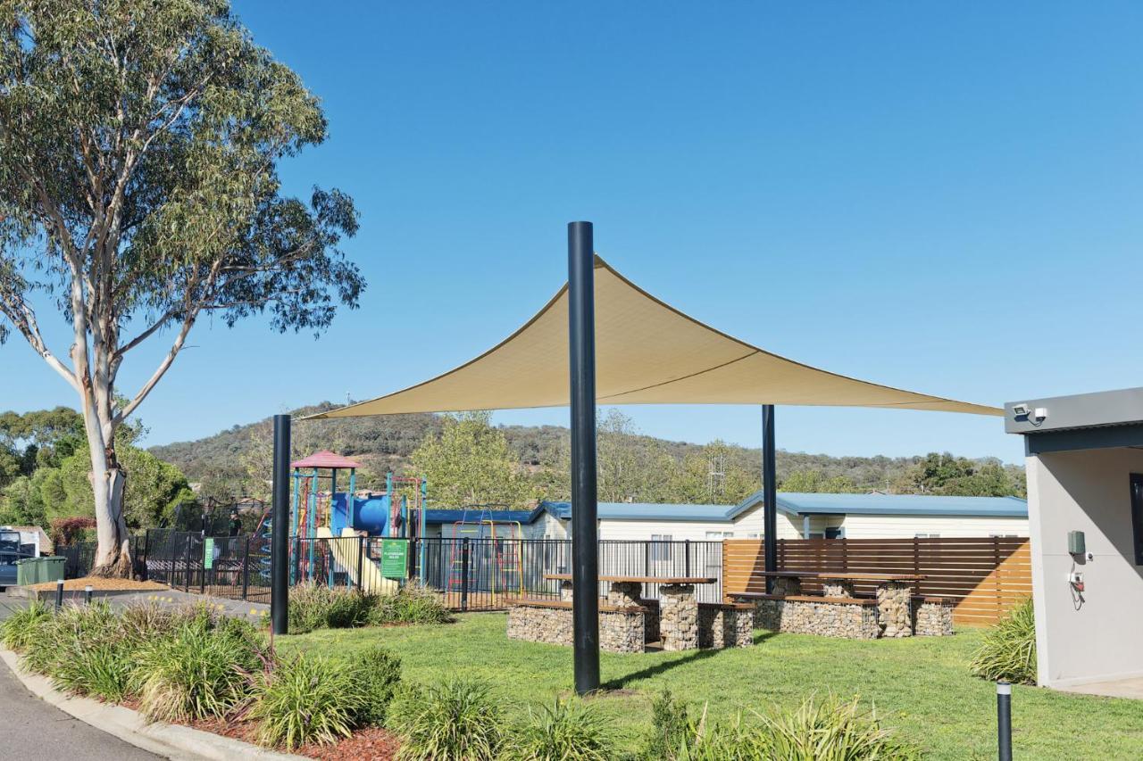 Crestview Tourist Park Hotel Queanbeyan Exterior photo