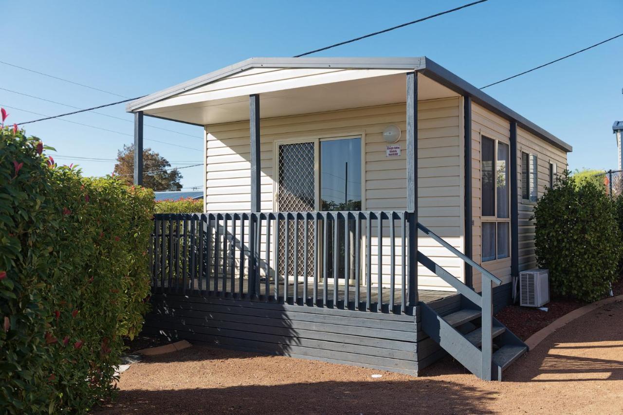 Crestview Tourist Park Hotel Queanbeyan Exterior photo