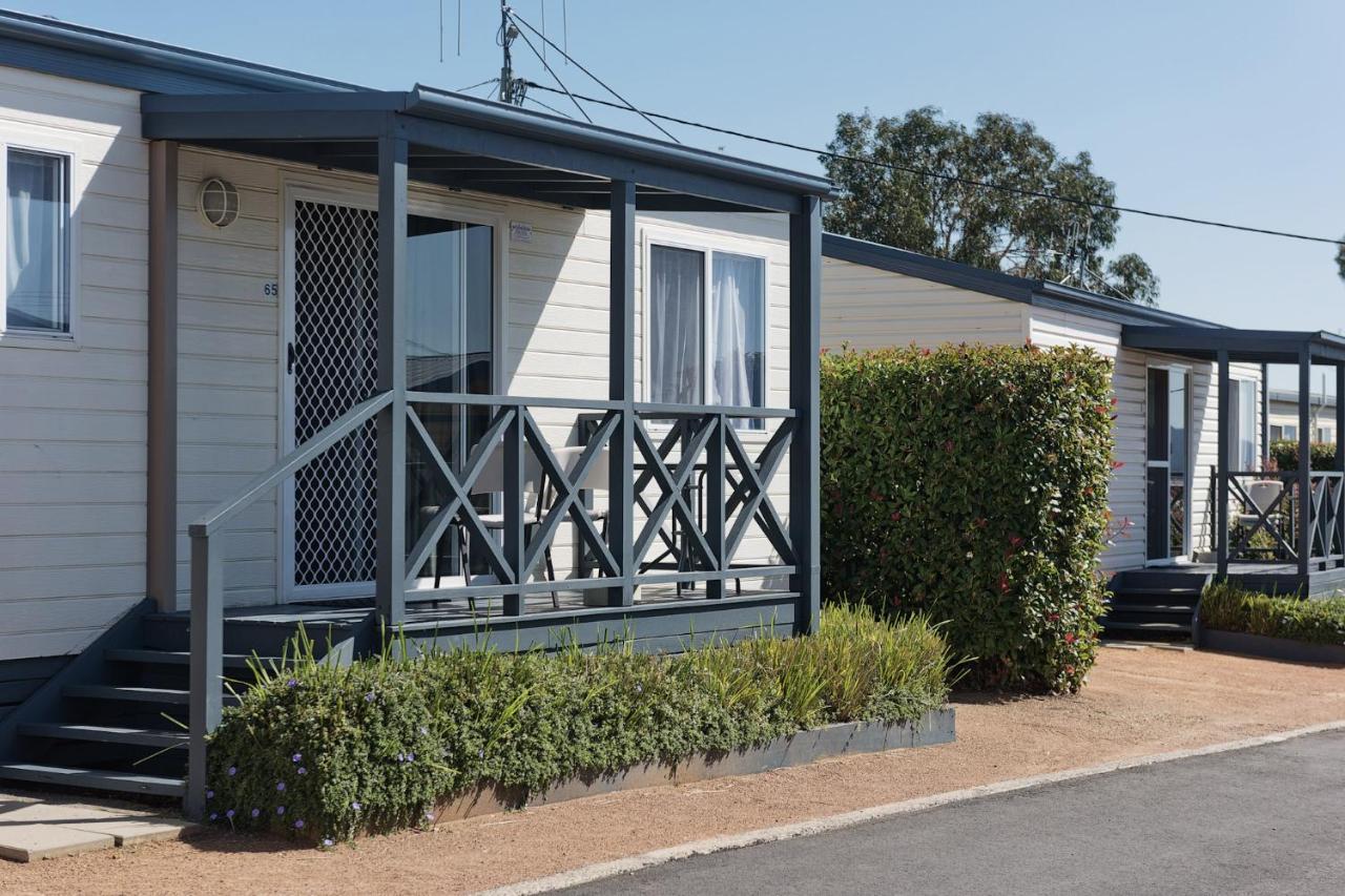 Crestview Tourist Park Hotel Queanbeyan Exterior photo
